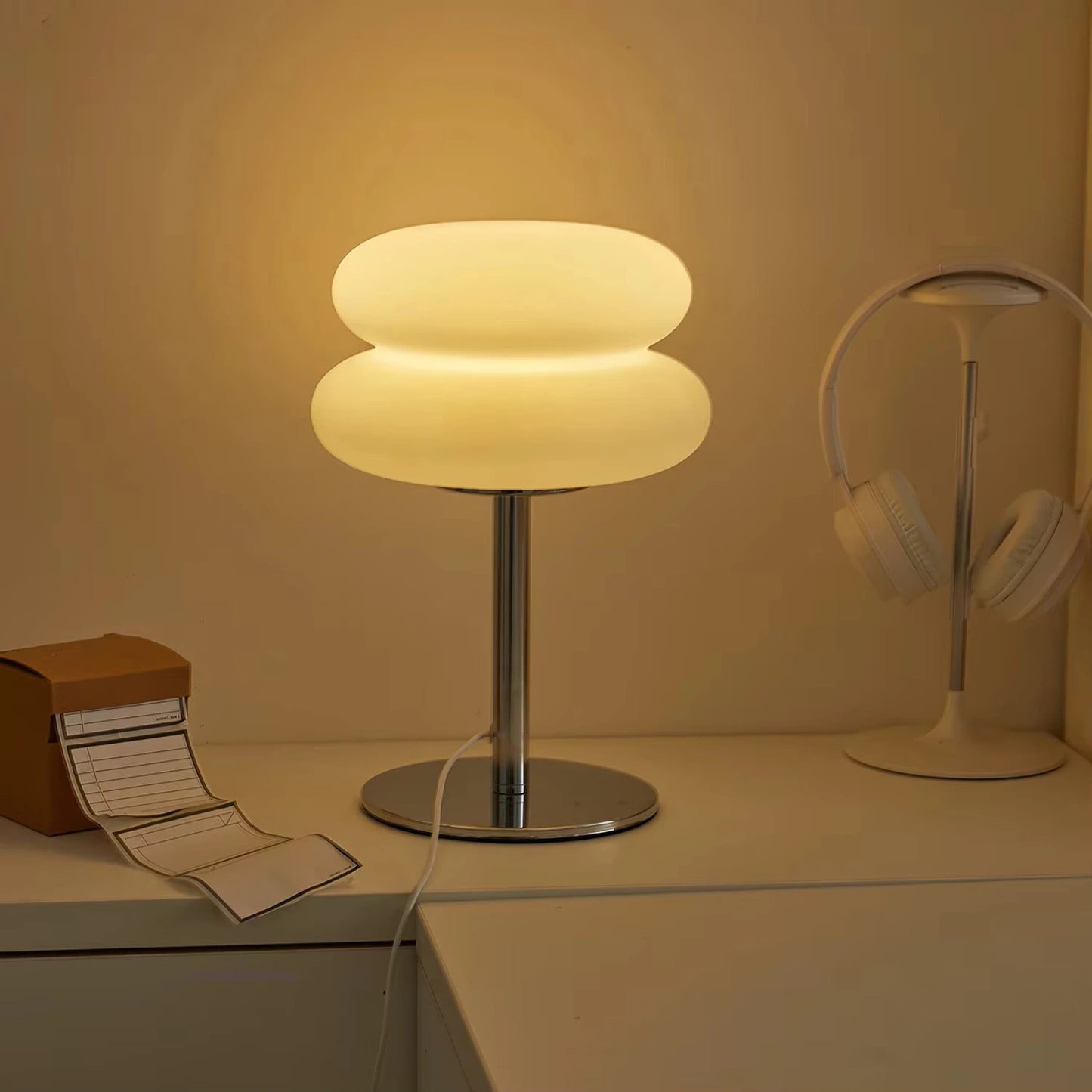 creamy style table light